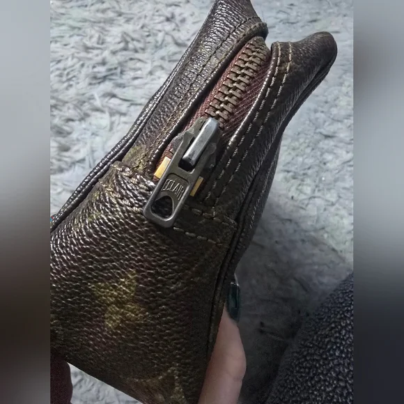 Louis Vuitton Brown Signiture Mono 23 Trousse Toiletry Bag (EUC)(COA)✨️🖤✨️ - Picture 6 of 16